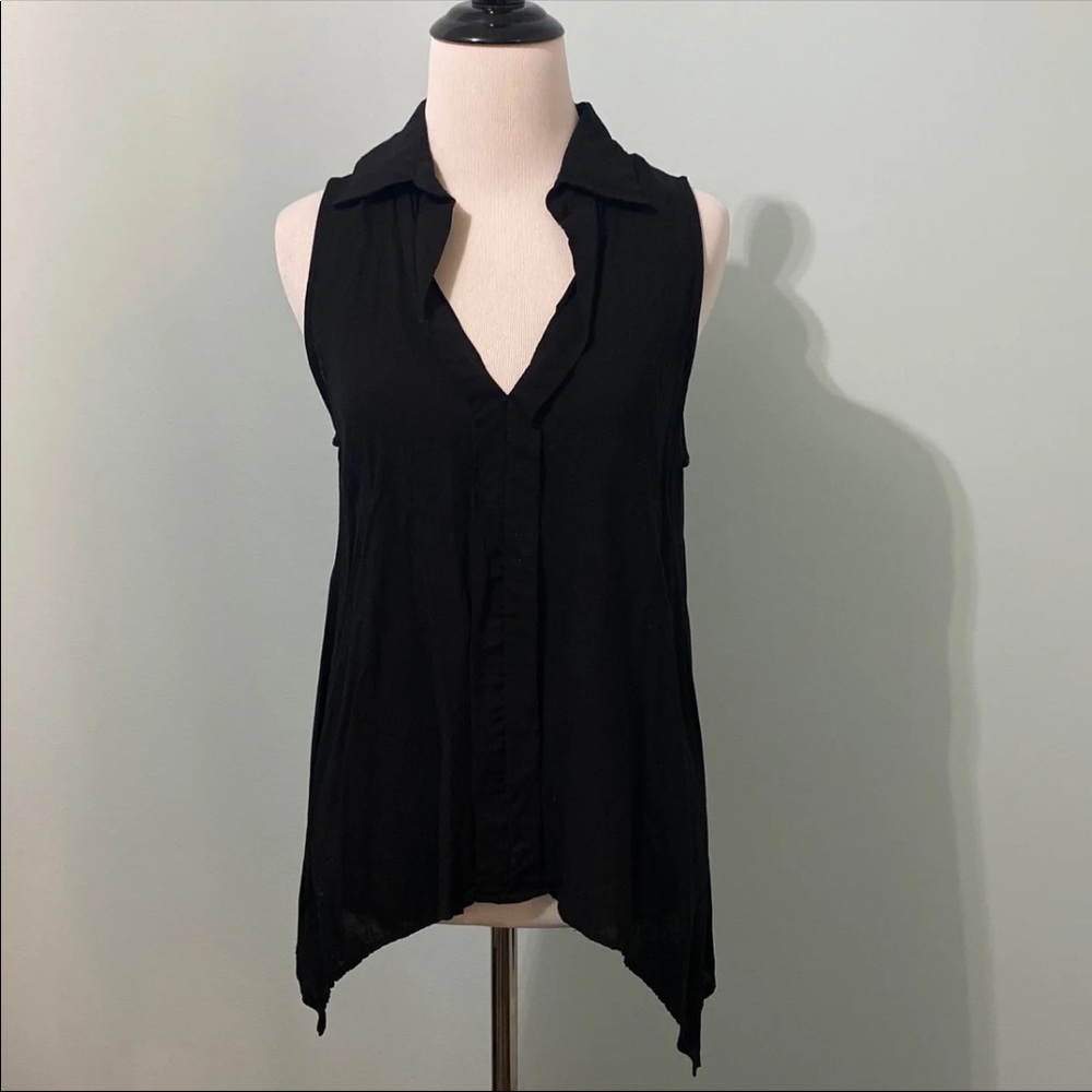 Forever 21 black flowy collared tank